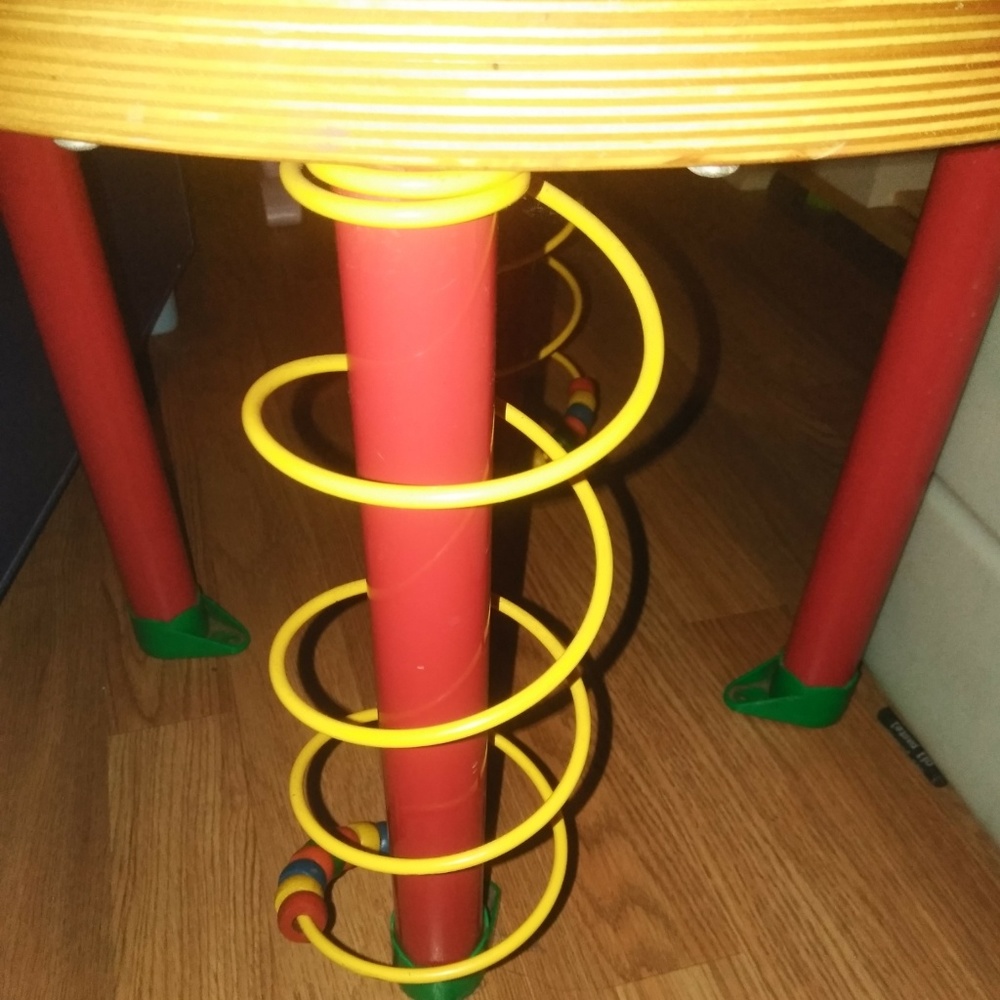 Activity desk - Picture 2 of 3